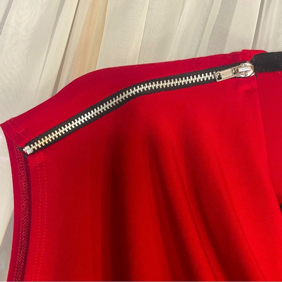 Itm 0037 Studio swooped neck top size LG - Picture 3 of 8